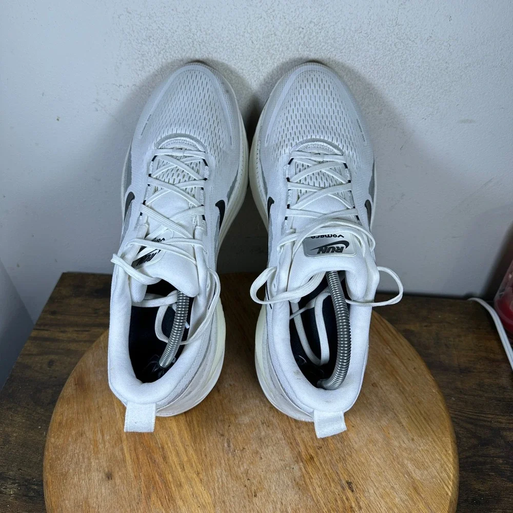 Nike Air Zoom Vomero 18 Mens Running Shoes White Black HM6803-101 Size 11.5